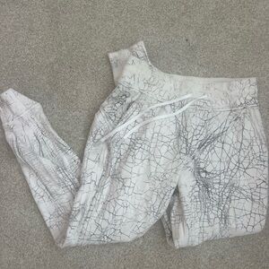 Barely worn Lululemon joggers